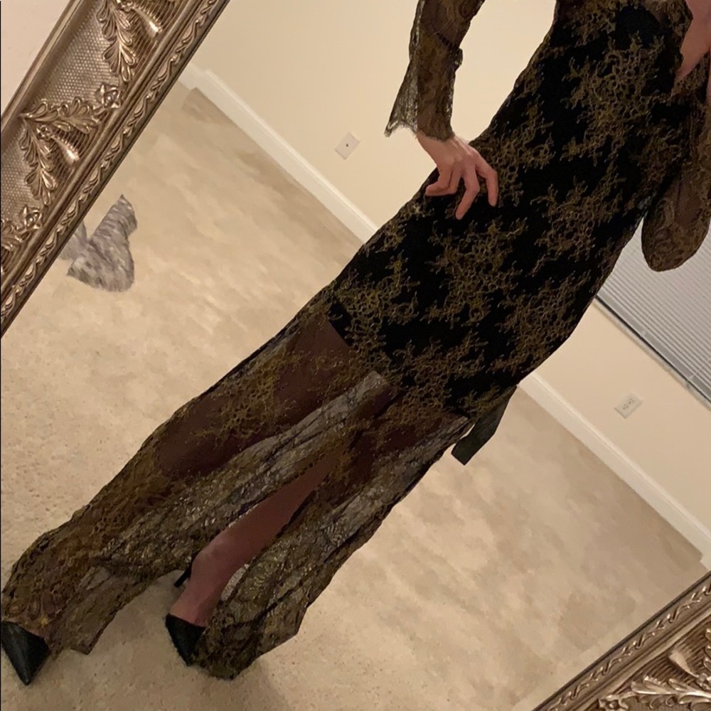 More like a regular S BCBG MAXAZRIA Olivia dress Gold/black